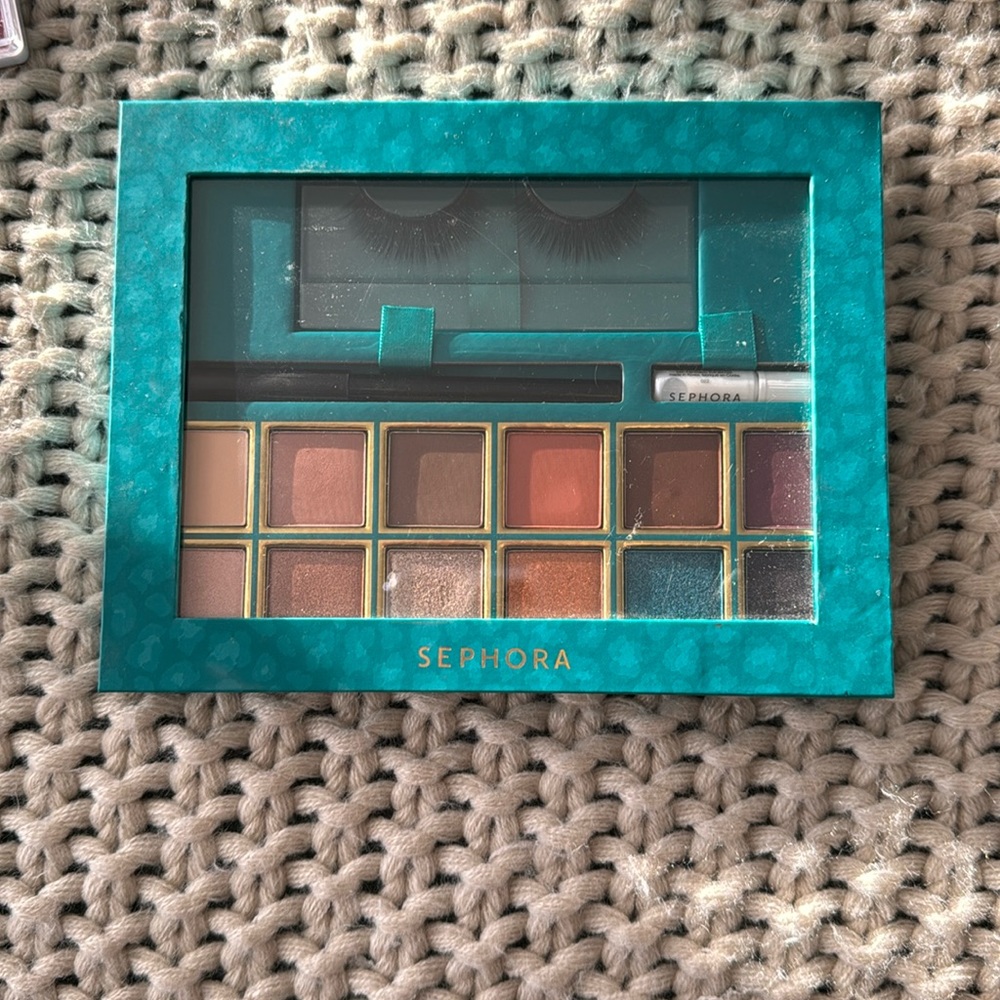 Sephora palette with lashes